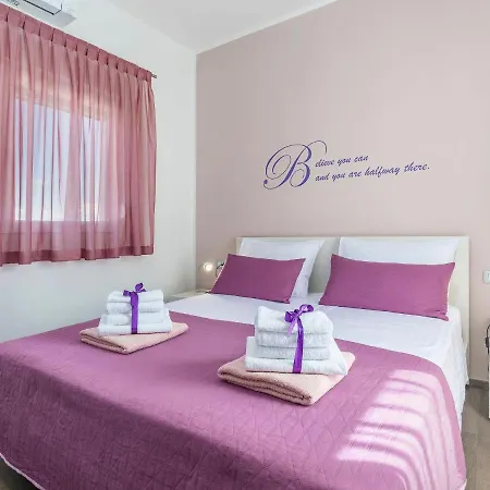 Modern 8 P With A Private Pool, Spacious Garden And Terrace * Novigrad Istria