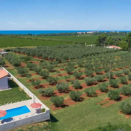 Modern 8 P With A Private Pool, Spacious Garden And Terrace * Novigrad Istria
