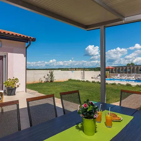 Modern 8 P With A Private Pool, Spacious Garden And Terrace Holiday home Novigrad (Istria)