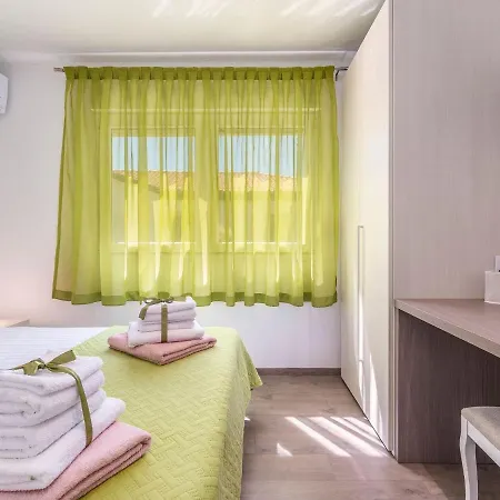 Modern 8 P With A Private Pool, Spacious Garden And Terrace * Novigrad (Istria)